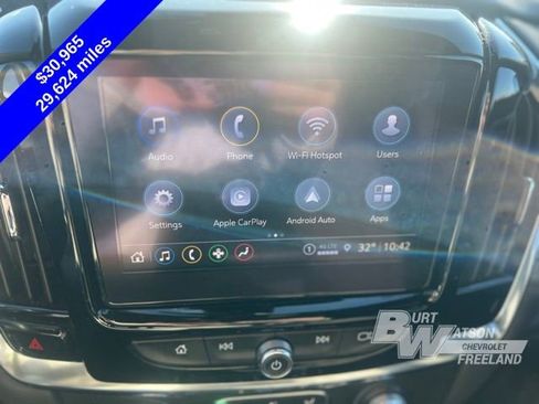 Used 2023 Chevrolet Traverse LT image 15