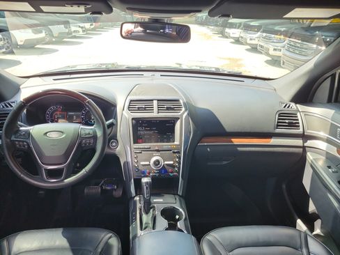 Used 2019 Ford Explorer Platinum AWD/4WD image 8