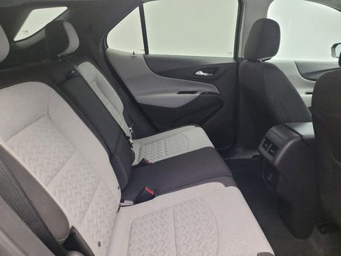 Used 2022 Chevrolet Equinox LS FWD image 19