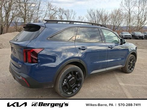 Certified 2025 Kia Sorento SX image 4