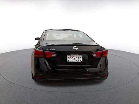 Used 2025 Nissan Altima 2.5 SV image 12