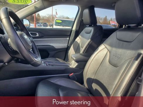 Used 2022 Jeep Compass Latitude image 11