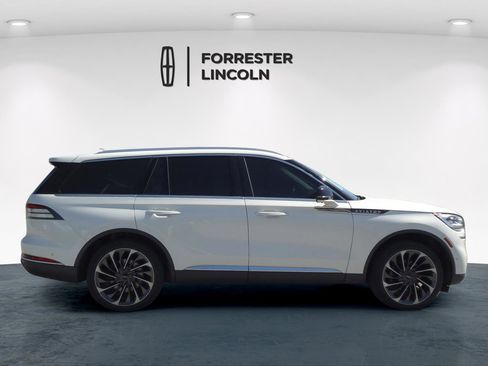 Used 2020 Lincoln Aviator Reserve w/ Equipment Group 202A AWD/4WD image 2