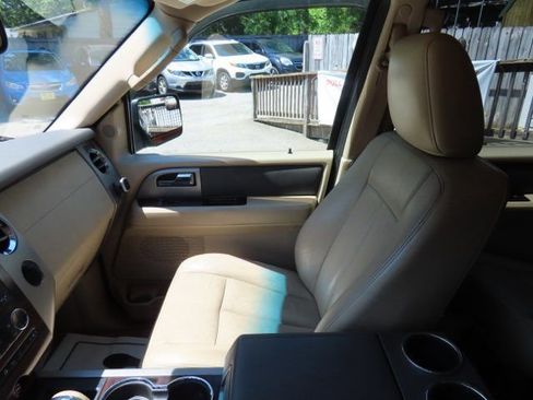 Used 2014 Ford Expedition EL XLT w/ Equipment Group 202A RWD image 25