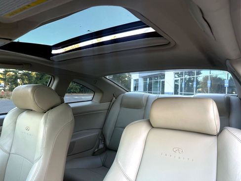 Used 2004 INFINITI G35 Coupe w/ Premium Pkg image 30