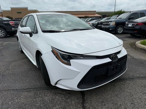 Used 2022 Toyota Corolla LE FWD image 4