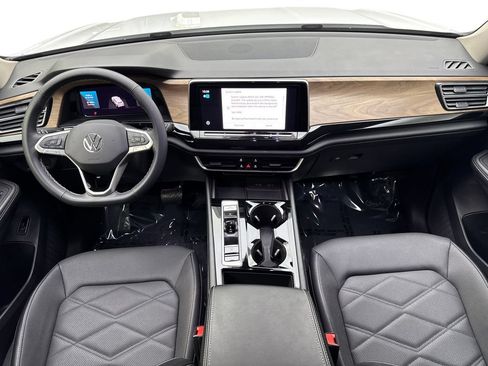 Used 2024 Volkswagen Atlas SE w/ Panoramic Sunroof Package FWD image 54