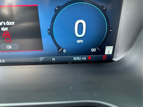 Used 2025 Ford F150 XLT w/ Equipment Group 302A MID image 17