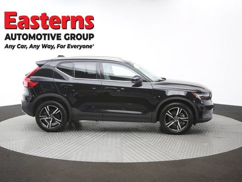 Used 2023 Volvo XC40 B5 Plus AWD/4WD image 46