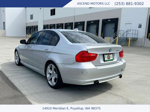 Used 2010 BMW 335i Sedan RWD image 3