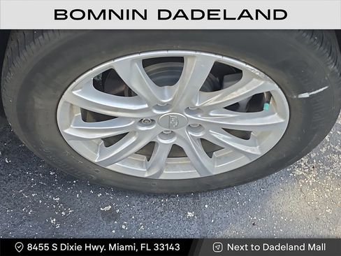 Used 2023 Cadillac XT4 Luxury image 8