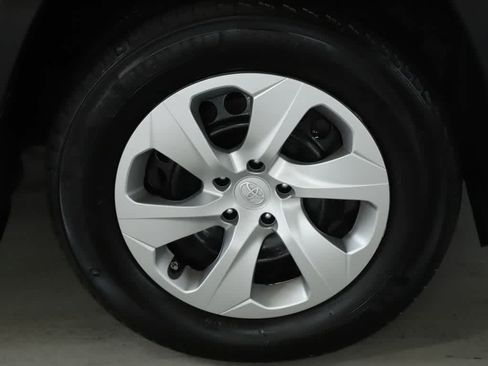 Used 2023 Toyota RAV4 LE FWD image 10