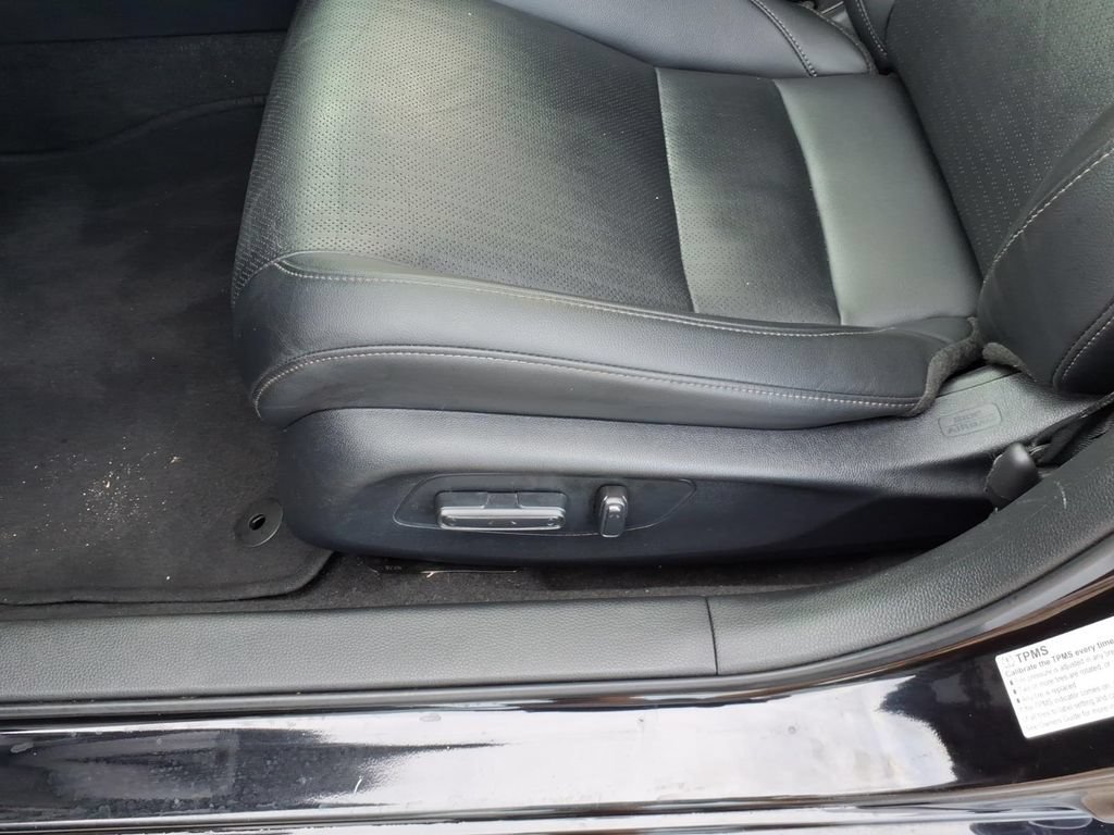 Used 2023 Honda Civic Touring image 5