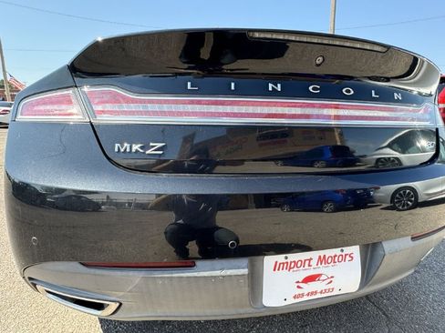 Used 2015 Lincoln MKZ image 11