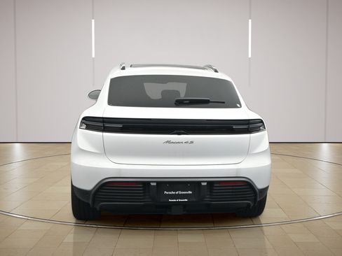 Certified 2025 Porsche Macan 4S Electric AWD/4WD image 24