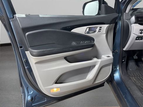 Used 2017 Honda Pilot Touring image 25