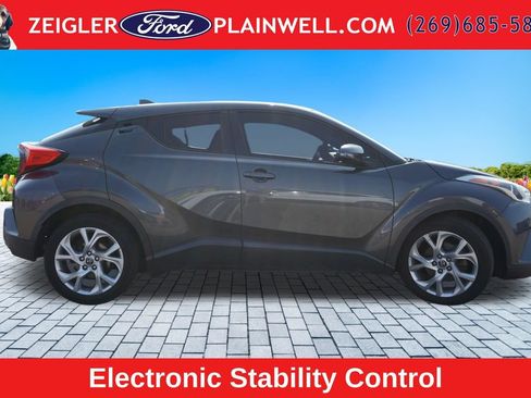 Used 2018 Toyota C-HR XLE FWD image 6