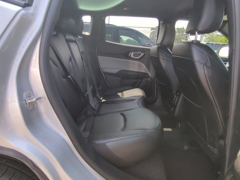 Used 2024 Jeep Compass Limited AWD/4WD image 10