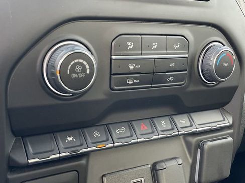 Used 2025 Chevrolet Silverado 1500 Custom image 18