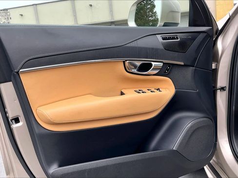 Used 2023 Volvo XC90 B6 Ultimate image 26