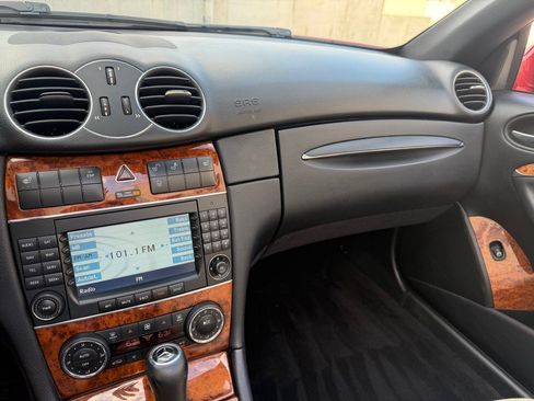 Used 2007 Mercedes-Benz CLK 350 Cabriolet image 14