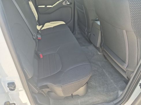 Used 2015 Nissan Frontier Desert Runner RWD image 17