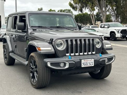Used 2023 Jeep Wrangler Unlimited Sahara w/ Cold Weather Group AWD/4WD image 4