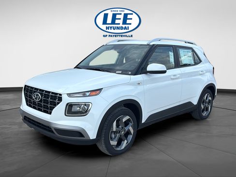 New 2026 Hyundai Venue SEL FWD image 7