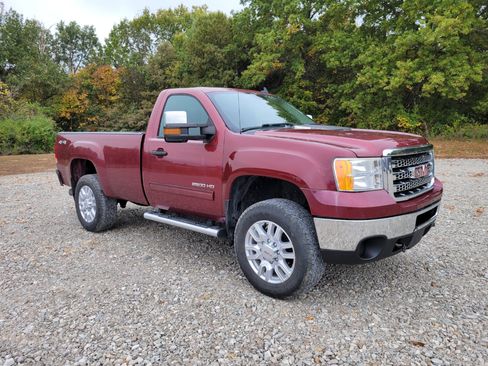 Used 2014 GMC Sierra 2500 SLE w/ Snow Plow Prep Package image 1