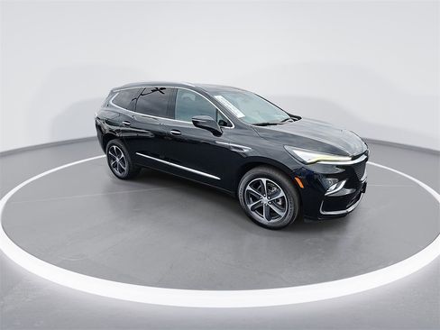 Used 2022 Buick Enclave Essence w/ Experience Buick Package image 2