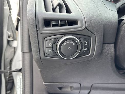 Used 2018 Ford Focus SEL w/ Cold Weather Package image 29