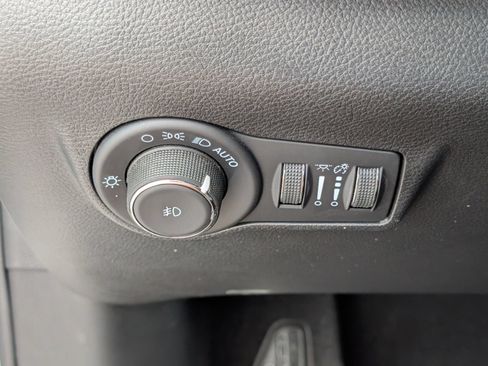 Used 2022 Jeep Compass Latitude AWD/4WD image 21