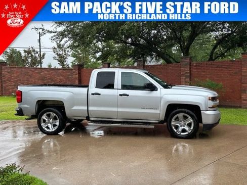 Used 2018 Chevrolet Silverado 1500 Custom w/ Custom Value Package RWD image 4