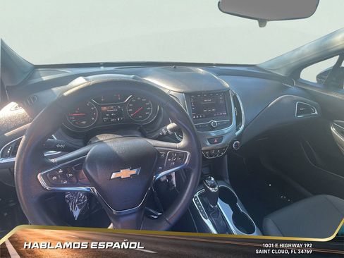 Used 2019 Chevrolet Cruze LT image 15