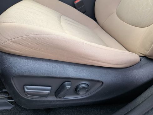 Used 2020 Toyota RAV4 XLE w/ All Weather Liner Package AWD/4WD image 29