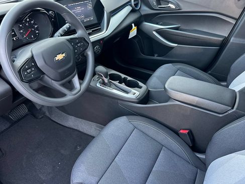 New 2026 Chevrolet Trax LS w/ LS Convenience Package FWD image 10