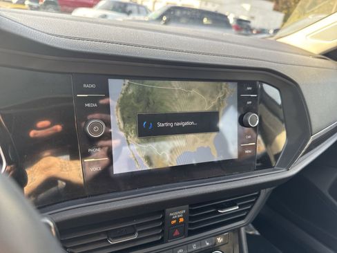 Used 2023 Volkswagen Jetta SEL image 13