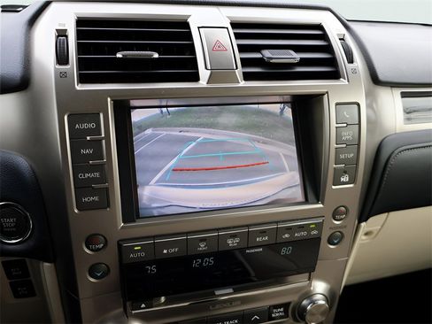 Used 2021 Lexus GX 460 Premium w/ Accessory Package image 23