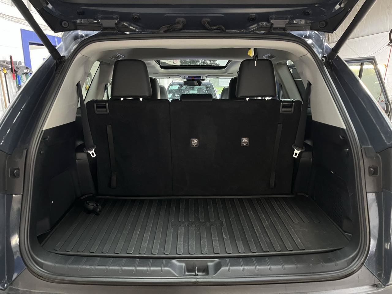 Used 2024 Toyota Grand Highlander AWD image 12