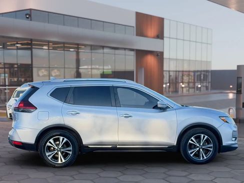 Used 2018 Nissan Rogue SL FWD image 11