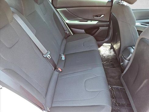 Used 2025 Hyundai Elantra SE FWD image 22
