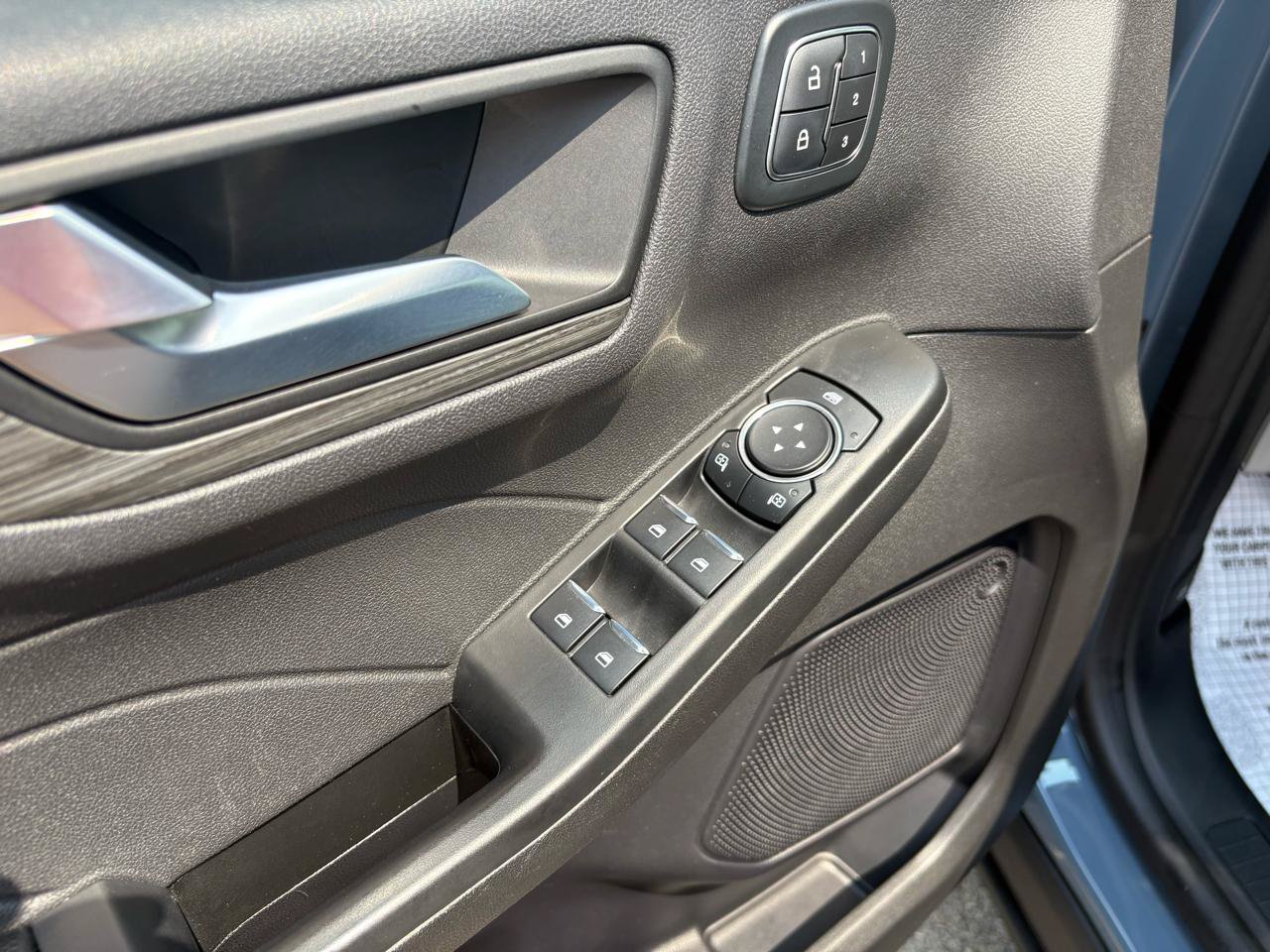 Used 2024 Ford Escape Platinum AWD/4WD image 12