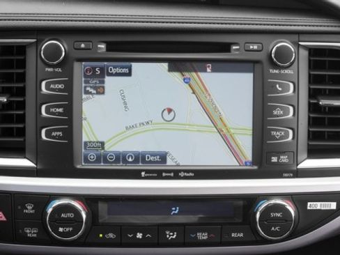 Used 2017 Toyota Highlander XLE image 17