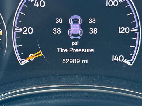 Used 2017 Jeep Grand Cherokee Limited image 22