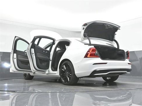 Used 2024 Volvo S60 T8 Ultimate image 56