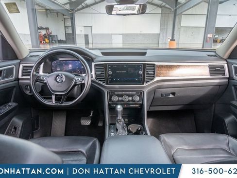 Used 2018 Volkswagen Atlas SEL Premium image 3