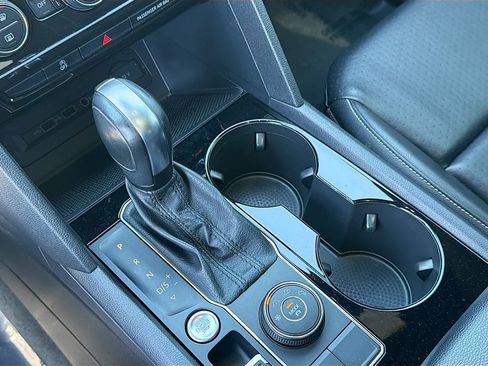 Used 2020 Volkswagen Atlas Cross Sport SEL R-Line image 28