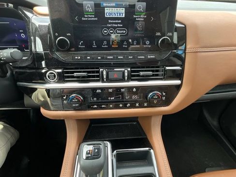 Used 2024 Nissan Pathfinder Platinum w/ Cargo Package AWD/4WD image 16