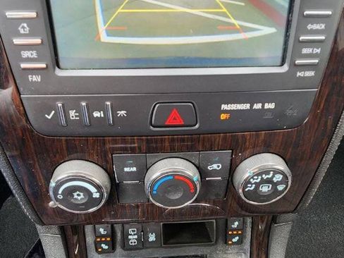 Used 2016 Chevrolet Traverse LT w/ Style and Technology Package FWD image 24