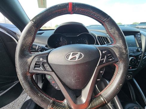 Used 2016 Hyundai Veloster Turbo w/ Option Group 04 FWD image 9